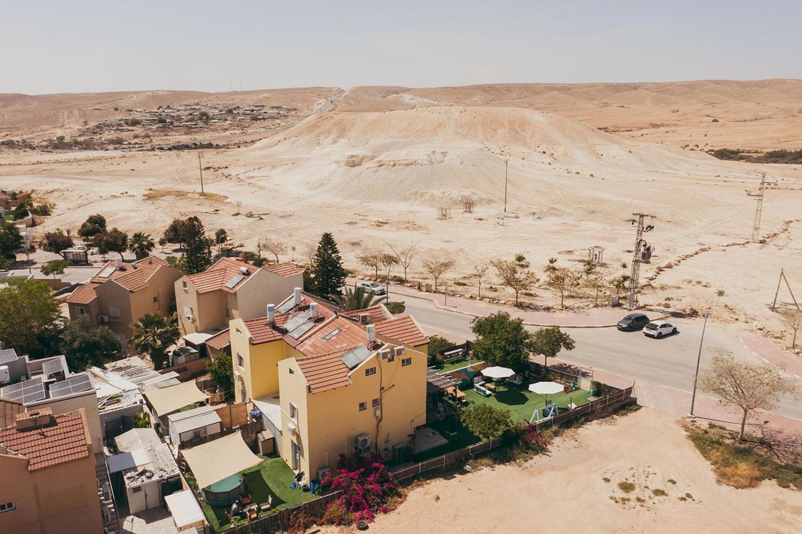 The White Hill Guesthouse Yeroham Exterior photo